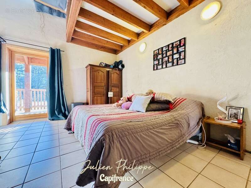 Maison à LA BATIE-MONTSALEON