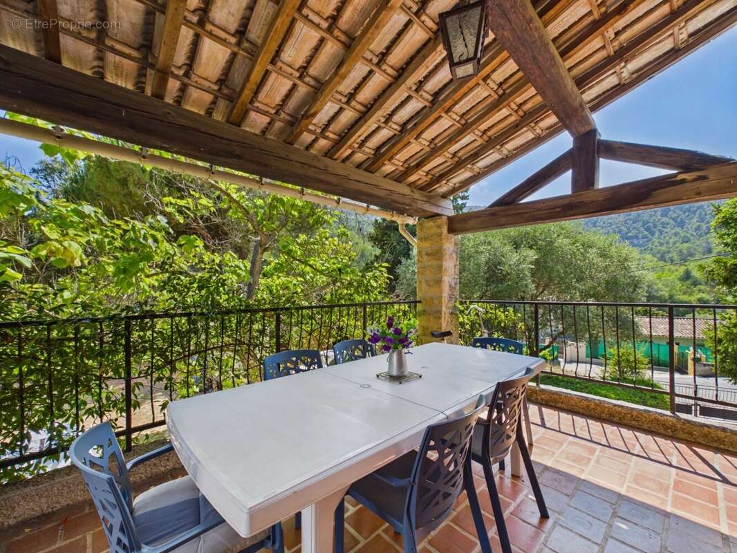 Propriété familiale composée de 2 logements – Terrain – Piscine – Tourrette-Levens - photo 10