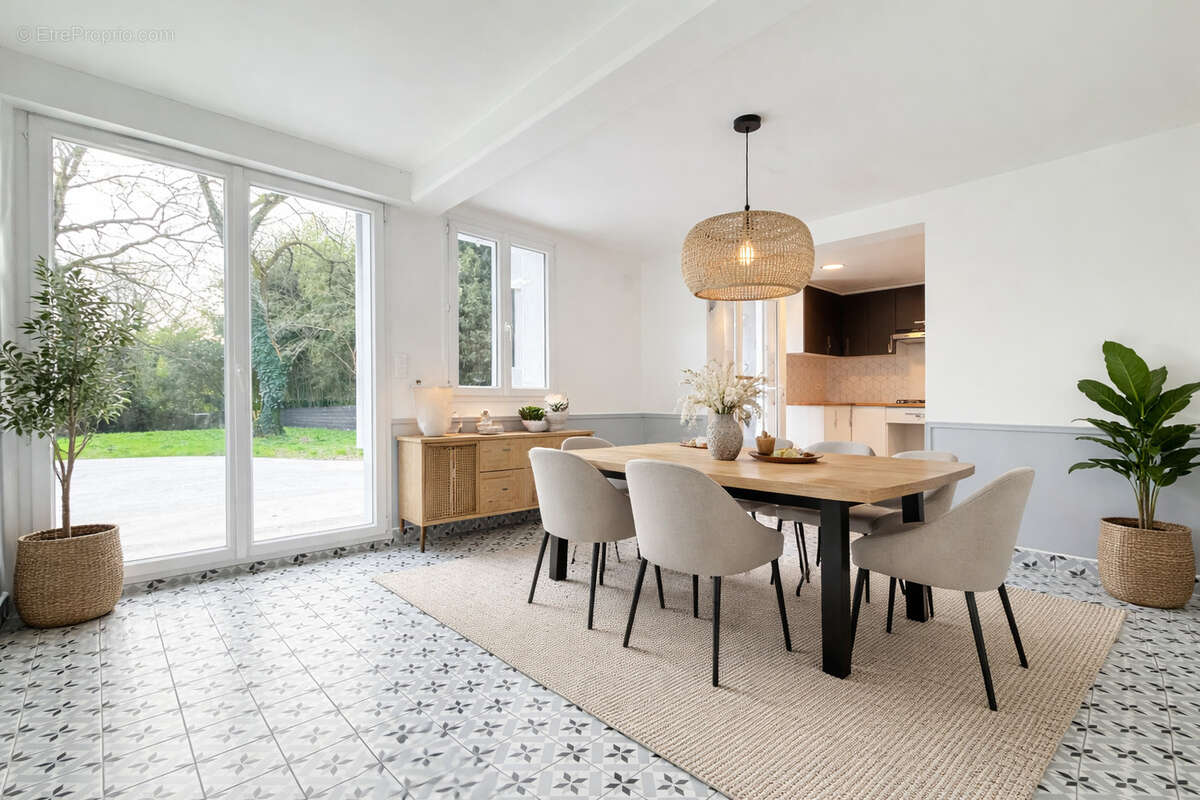 Maison à AMBARES-ET-LAGRAVE