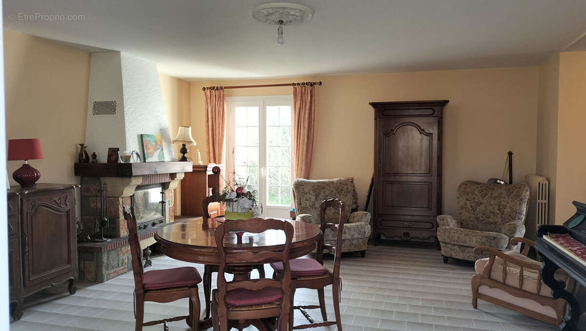 Maison à TONNAY-CHARENTE