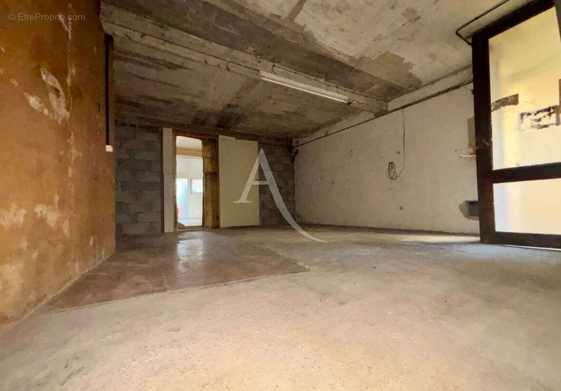La roche sur yon local a vendre - photo 2