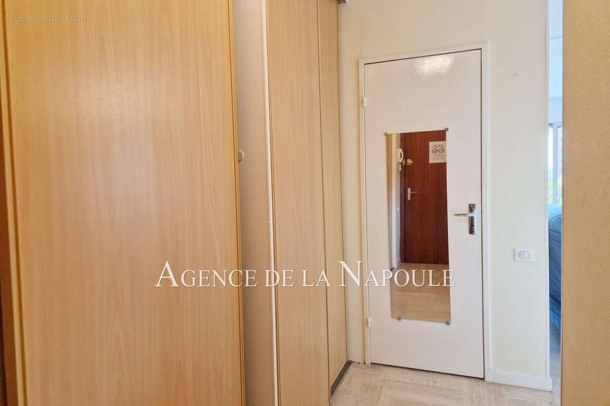 Appartement à MANDELIEU-LA-NAPOULE