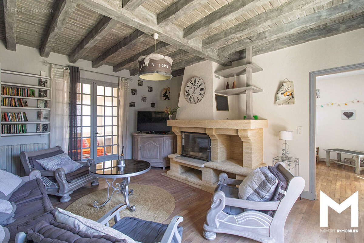 Maison à SAVIGNAC-LES-EGLISES