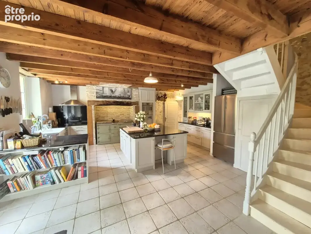Maison en pierre de caractère avec gîte et piscine - photo 3