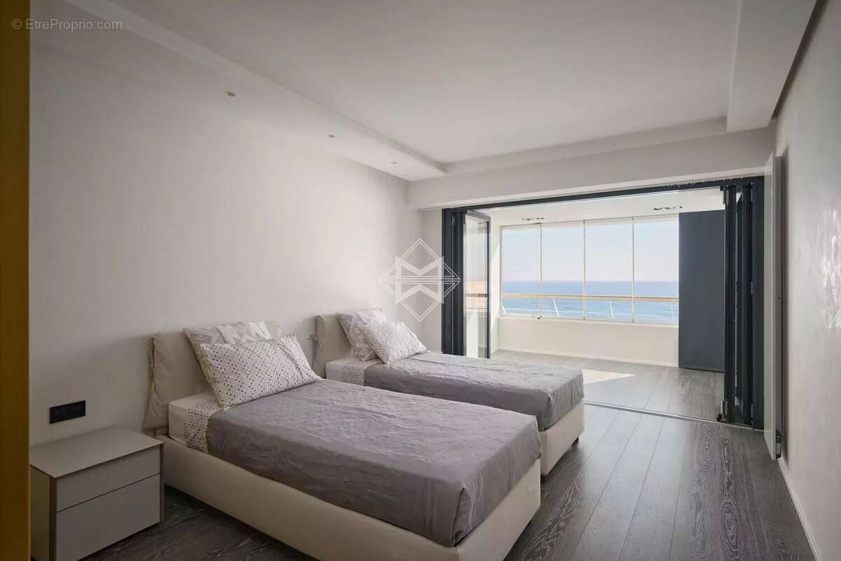 Appartement à VILLENEUVE-LOUBET