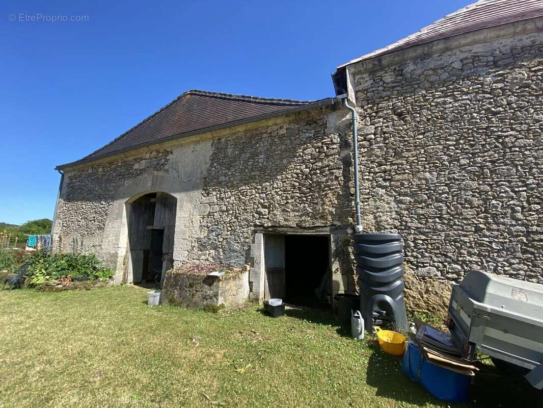 Maison à LA TOUR-BLANCHE