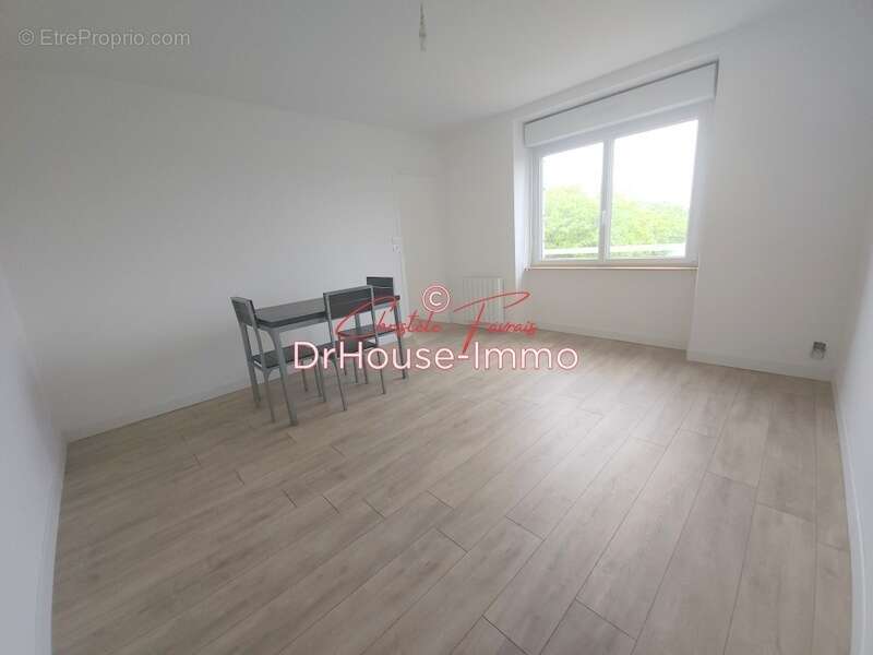 Appartement à LOUVIGNE-DU-DESERT