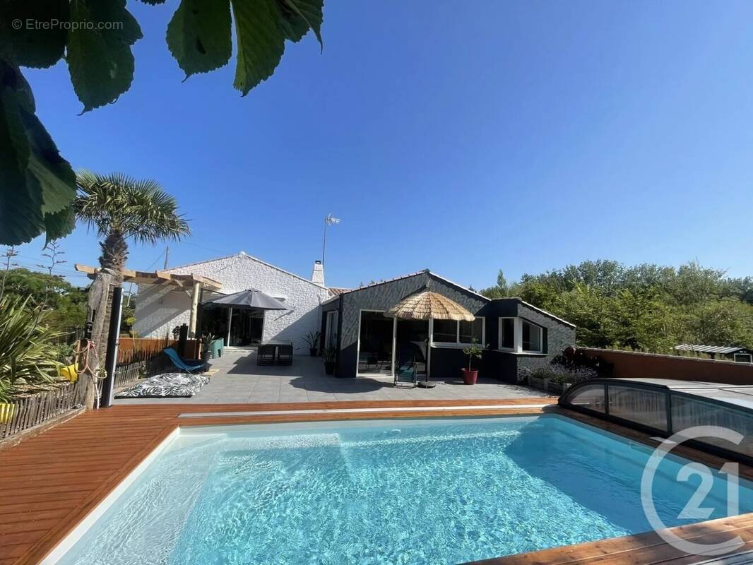 Maison à LE PERRIER