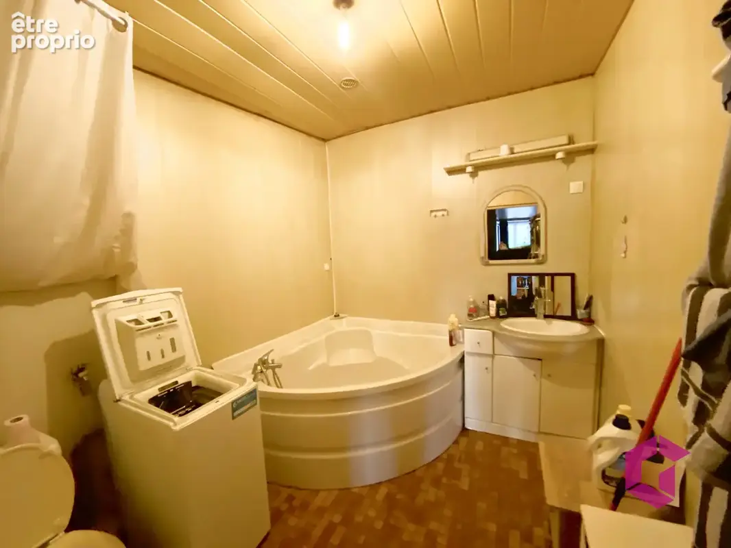 Spécial investisseur : Appartement loué en plein centre-ville d'Annonay - photo 3