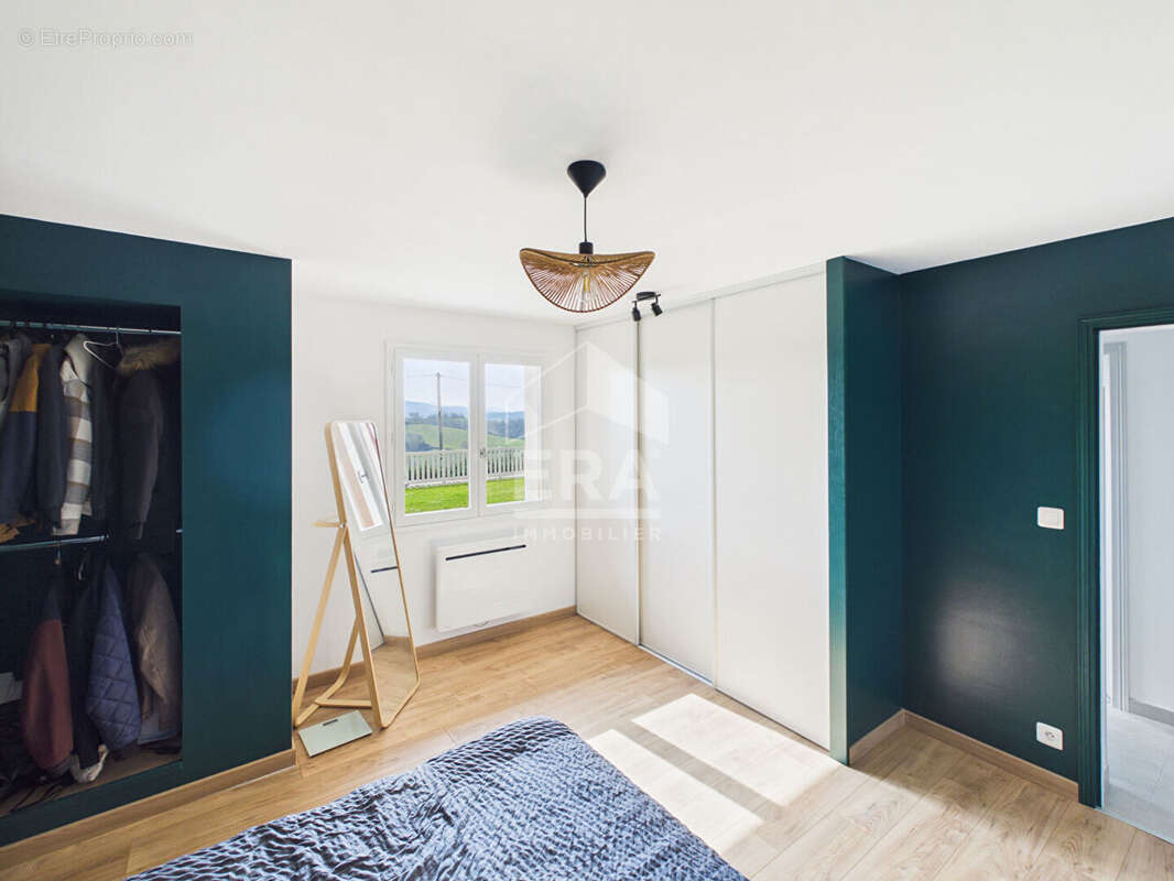 Maison à LA BASTIDE-CLAIRENCE