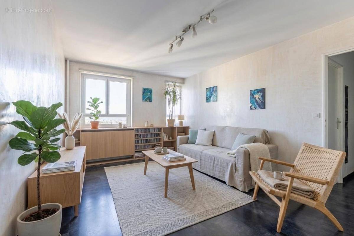 Appartement à PARIS-19E