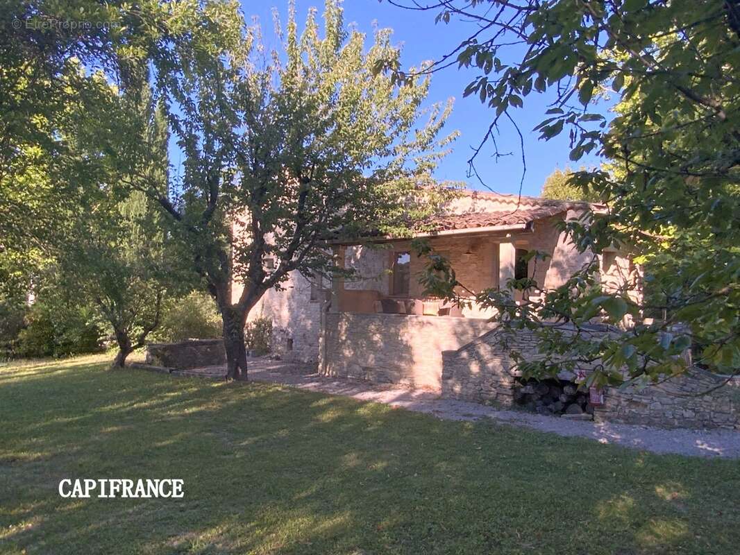 Propriété hébergement/événementiel dans le Luberon, 6,3 ha, 80 couchages, 1090 m2 - photo 15