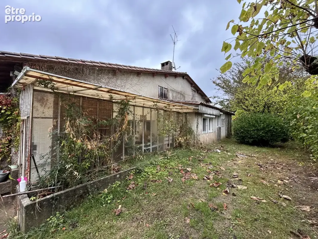 SAINT REMY : Maison de plain-pied de 150 m² à restaurer sur 5 051 m² de terrain - photo 2