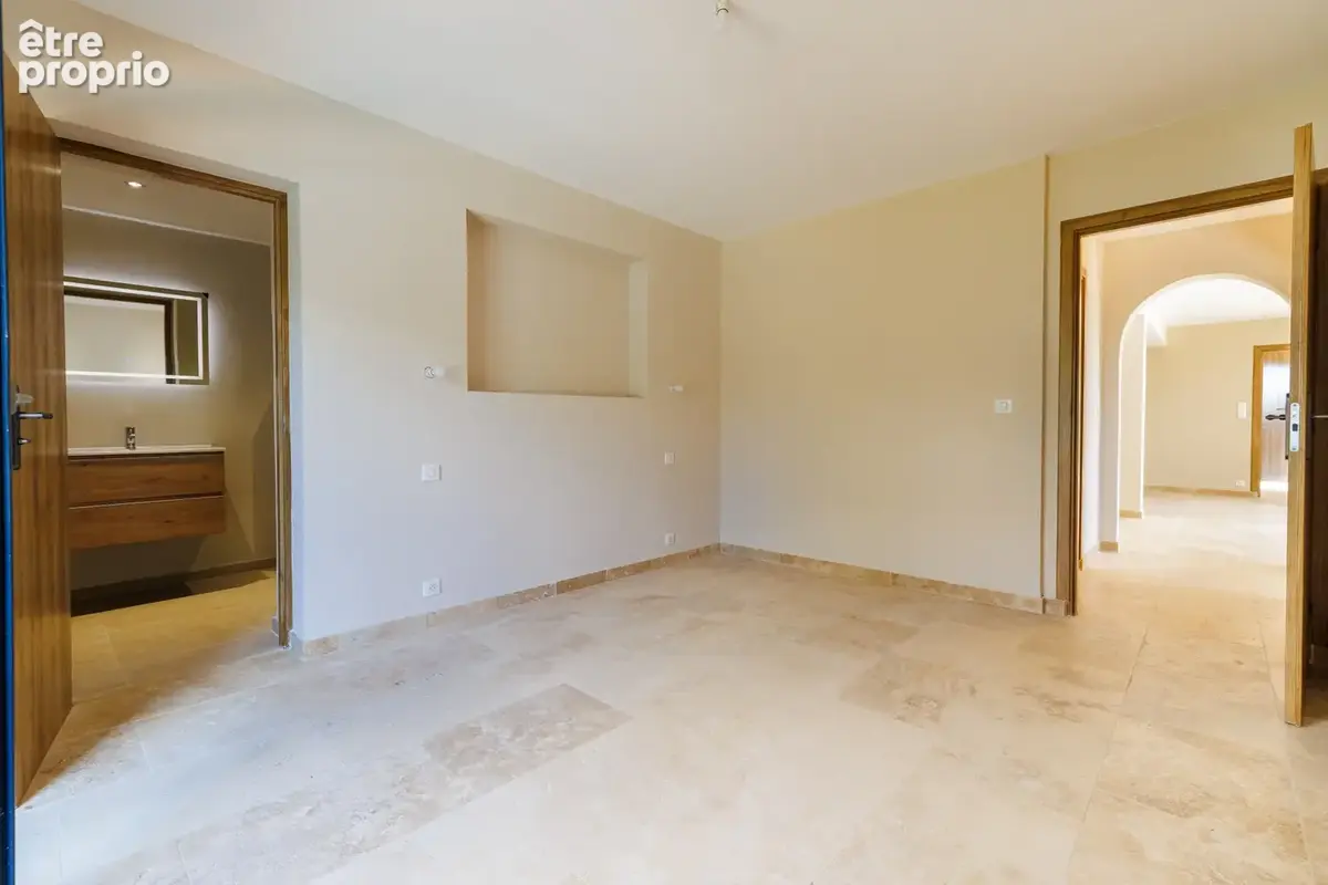 Maison entièrement rénovée avec piscine, à 200 m du village - photo 31