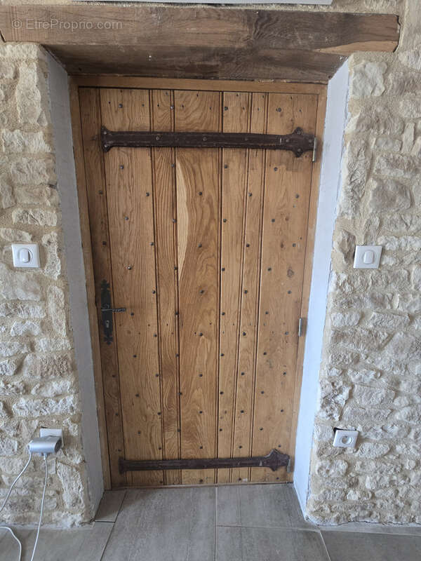 Maison à CRUZILLES-LES-MEPILLAT