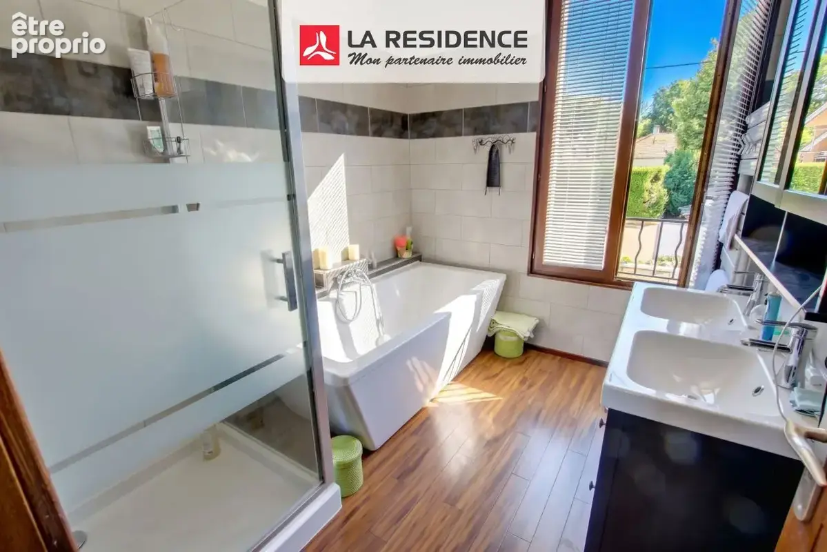 Maison 6 pièces 110 m² à vendre à Le Mesnil-Saint-Denis (78320) - photo 8