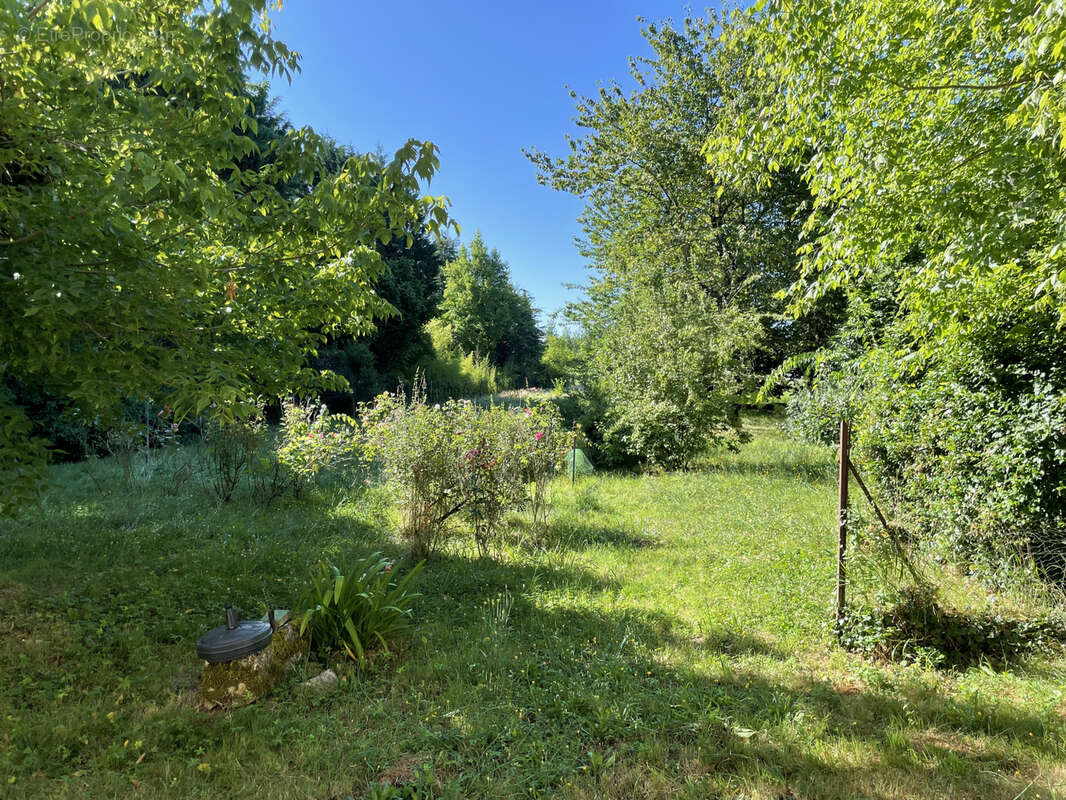 Maison à MOULIETS-ET-VILLEMARTIN