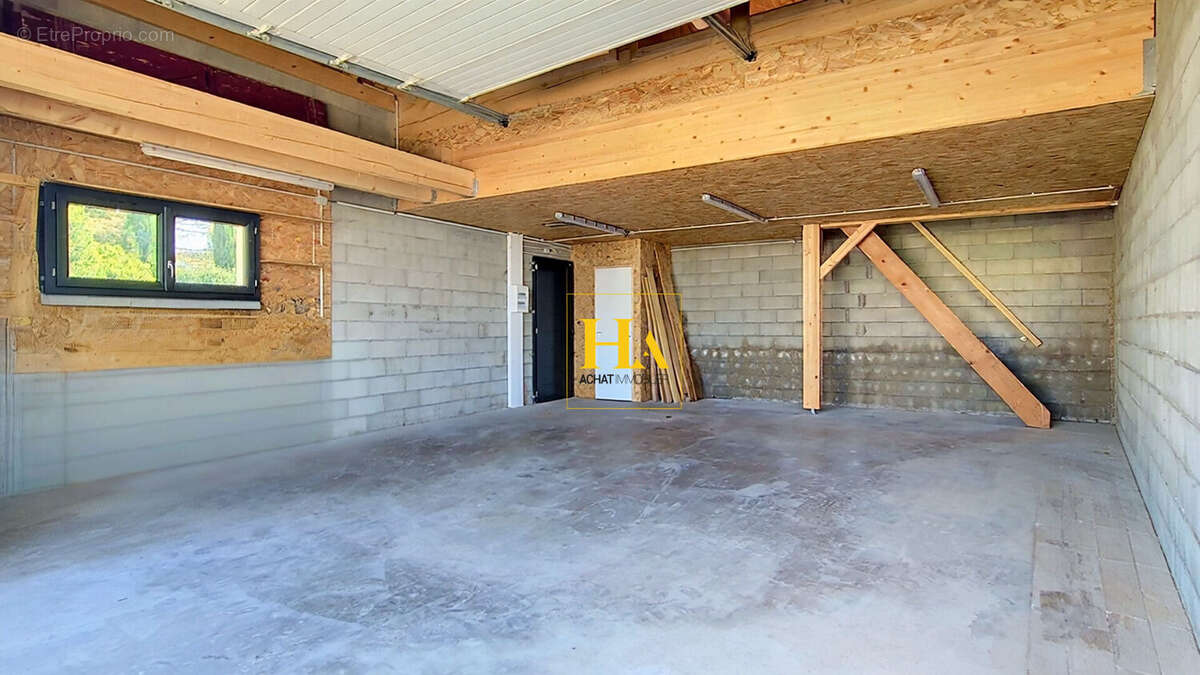 EXCLUSIVITÉ - BÉSAYES : Maison de plain-pied d'environ 113m² avec piscine et garage indépendant de 60 m² à fort potentiel - photo 4