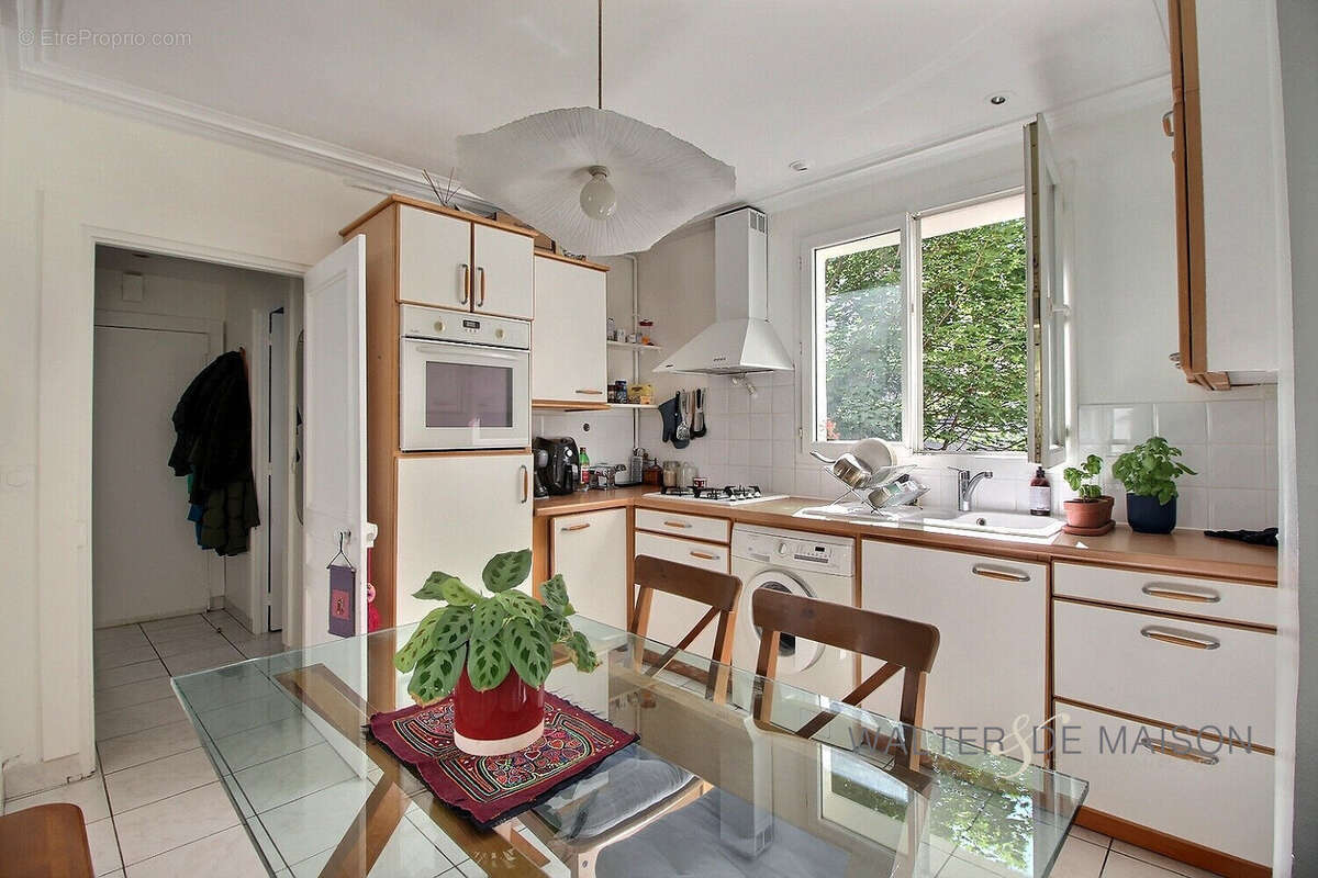 Appartement à PARIS-17E