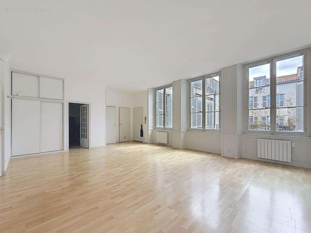 Appartement À Vendre LA ROCHELLE - photo 2