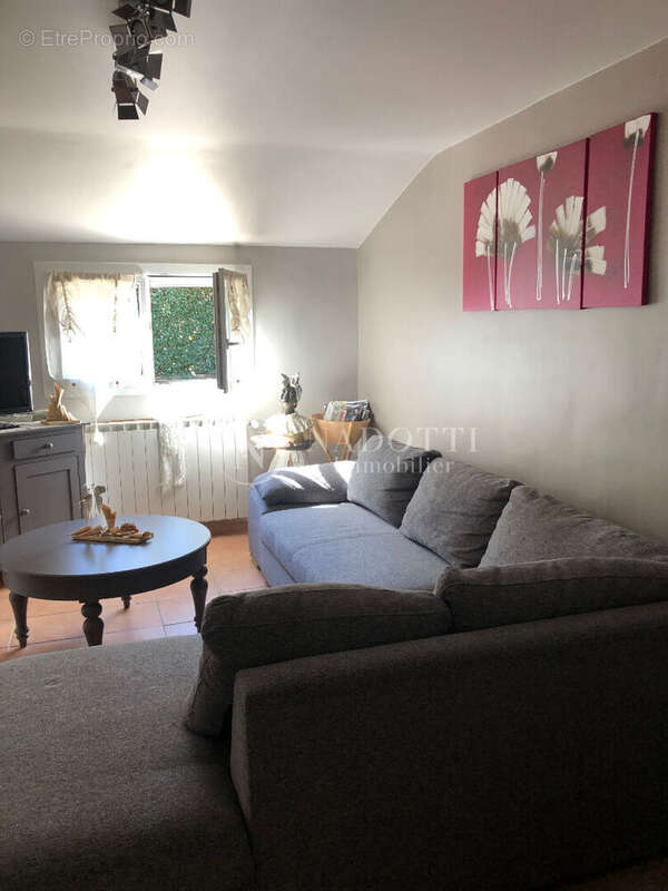 Roussillon, à deux pas du village, découvrez cette maison avec maison indépendante. - photo 12