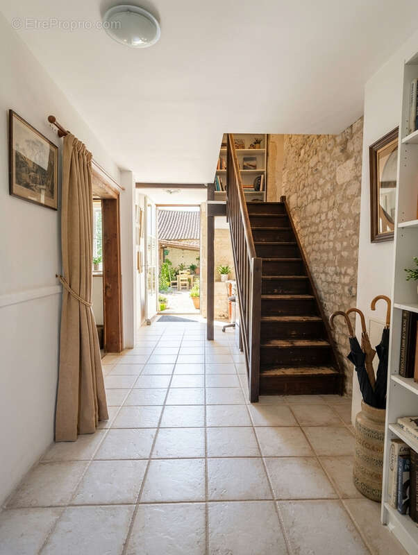 Maison de campagne avec jardin entre Barbezieux et Châteauneuf - photo 2