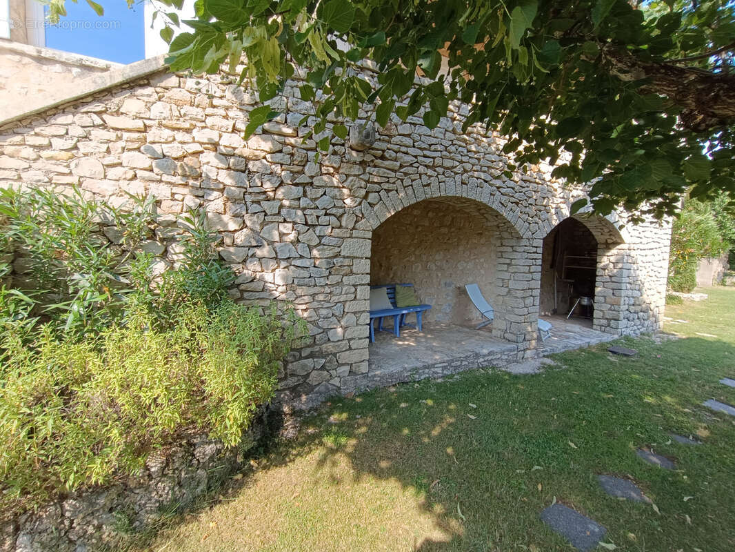 Reilhanette / drome provencale / propriete 21 hectares de terrain - photo 8