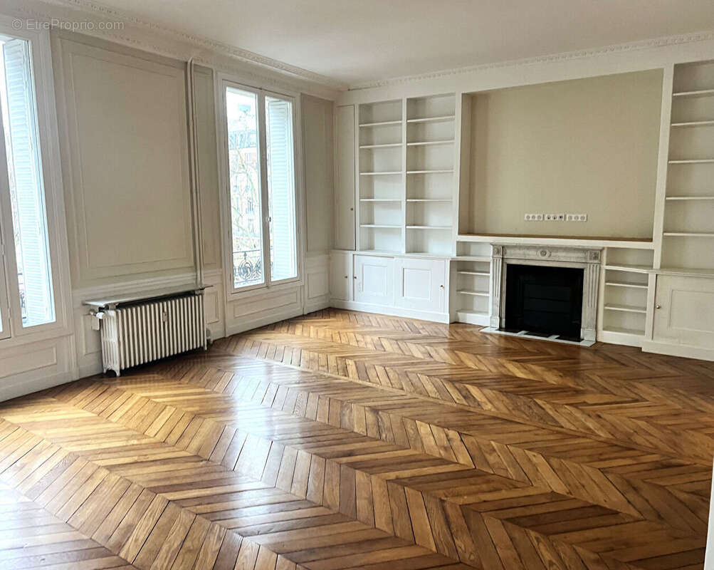 Appartement à PARIS-14E