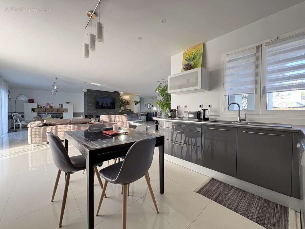 Maison à LE PLESSIS-TREVISE