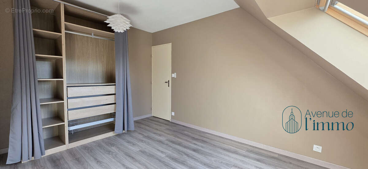 Appartement à AVRILLE