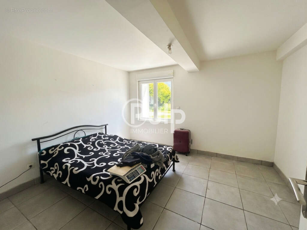À VENDRE - Authentique Longère avec vaste hangar sur 4 549 m² de terrain à Conchy-sur-canche - photo 4