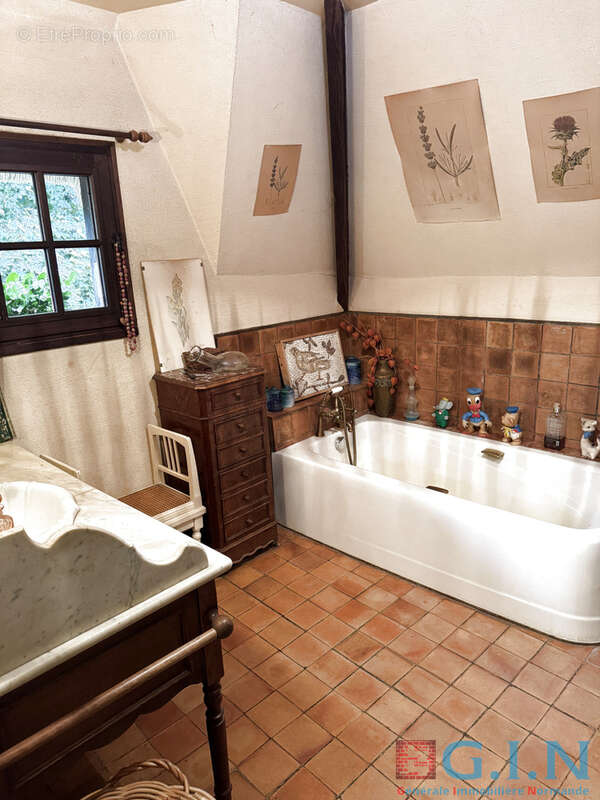 Chaumière 6 pièces de 130m2 - photo 9