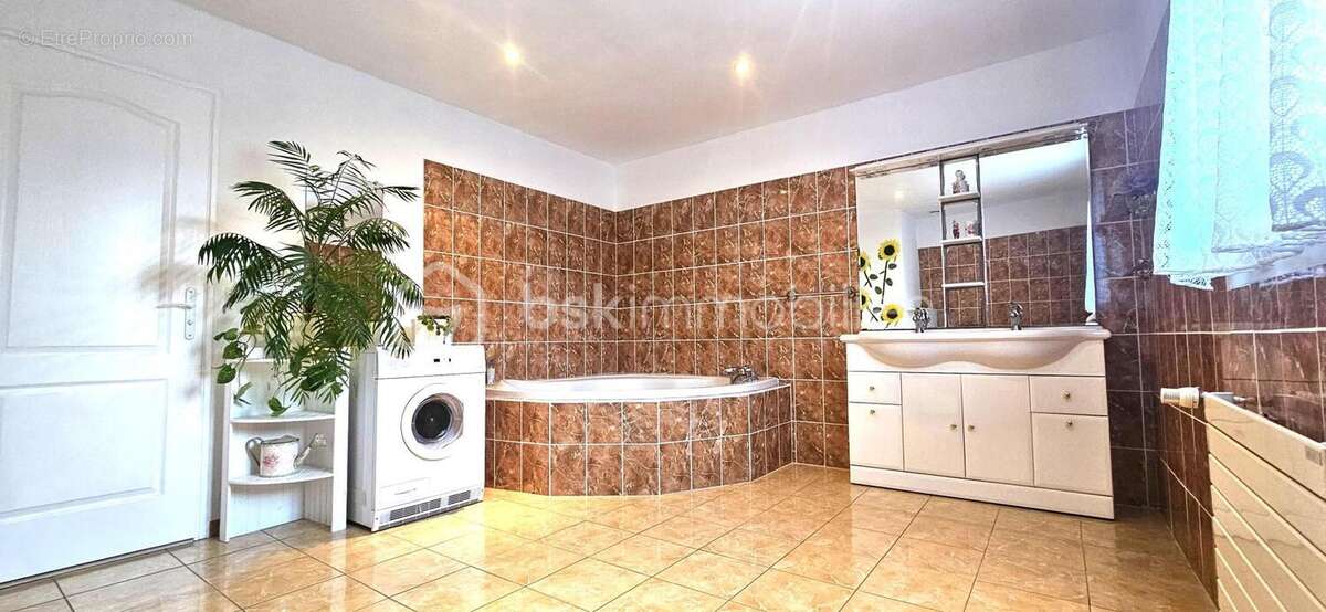 Maison à FONTENAY-TRESIGNY