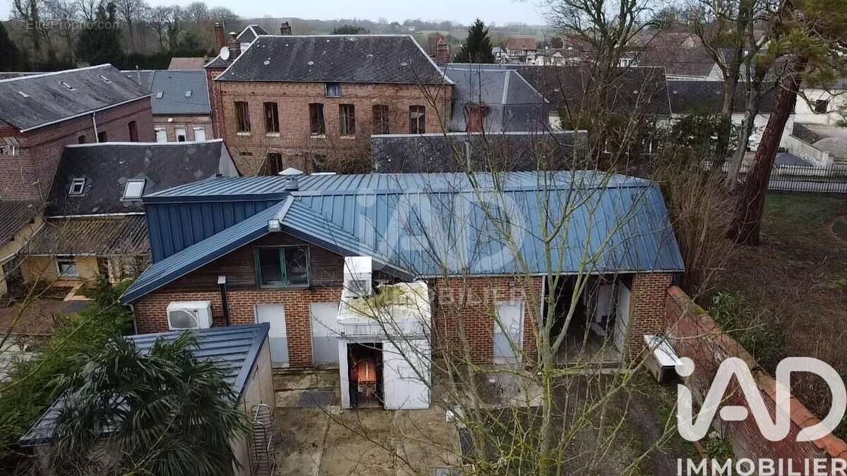 Appartement 325 m² à Tully  - photo 2