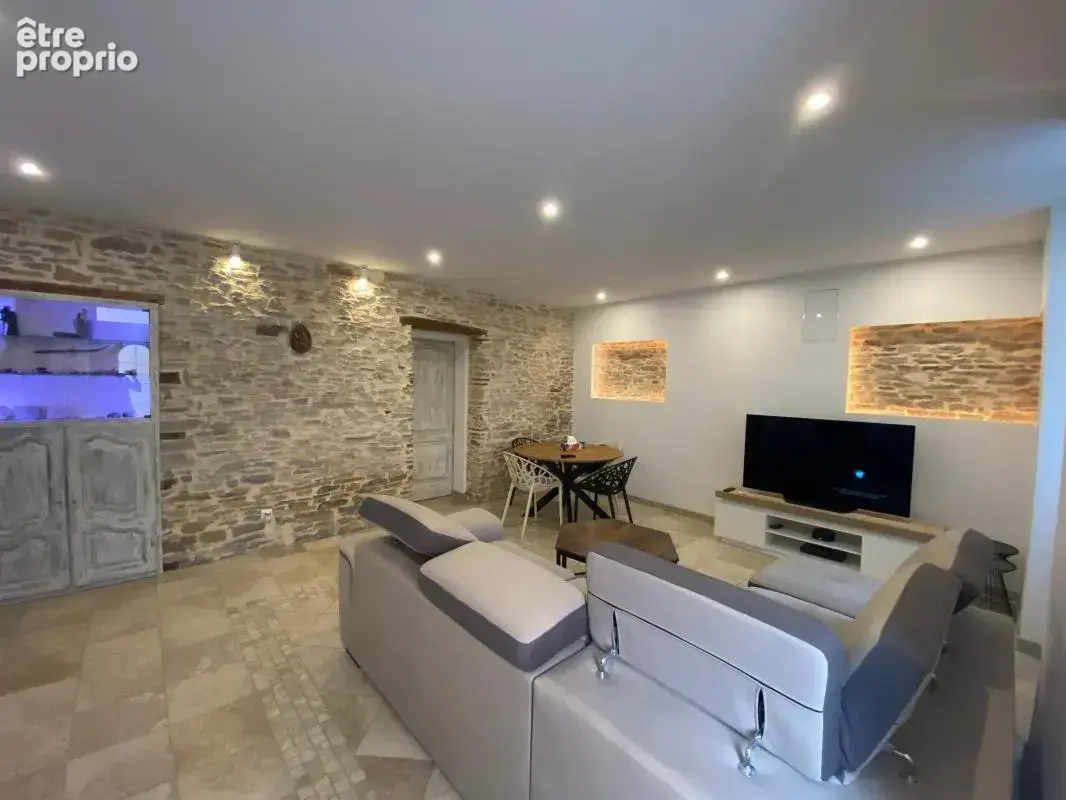 Appartement à LA BALME-LES-GROTTES