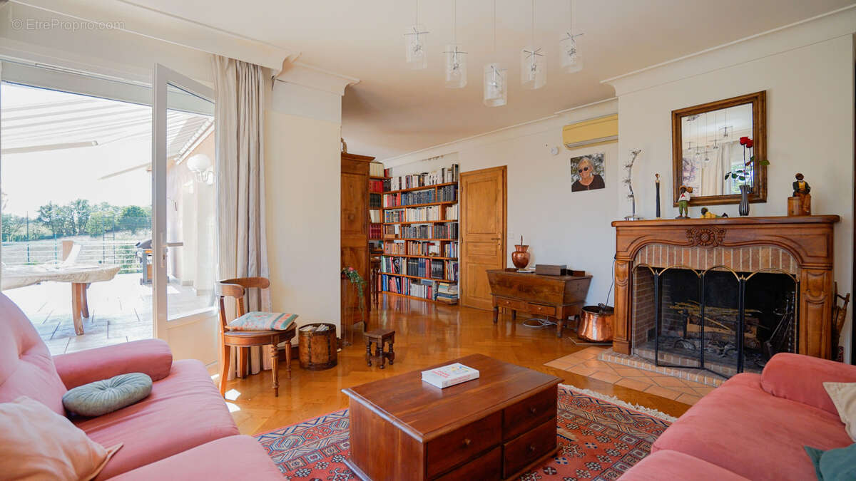 Maison à LE MONTAT