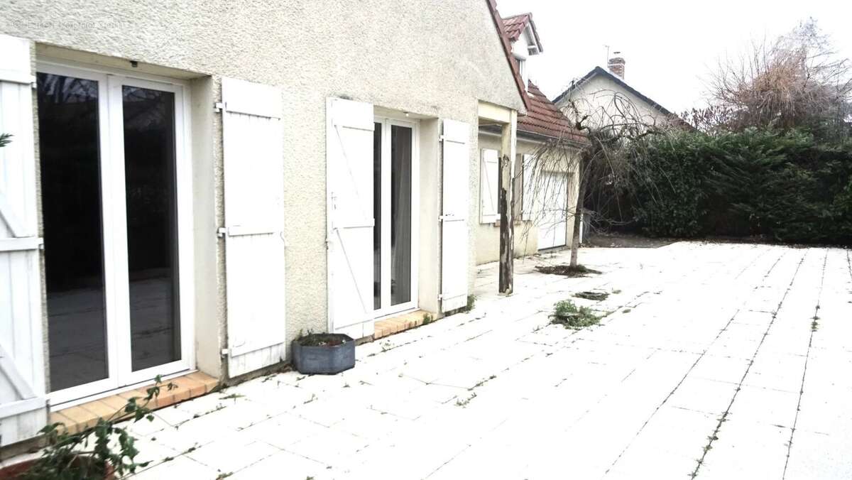 Maison à CHEVIGNY-SAINT-SAUVEUR