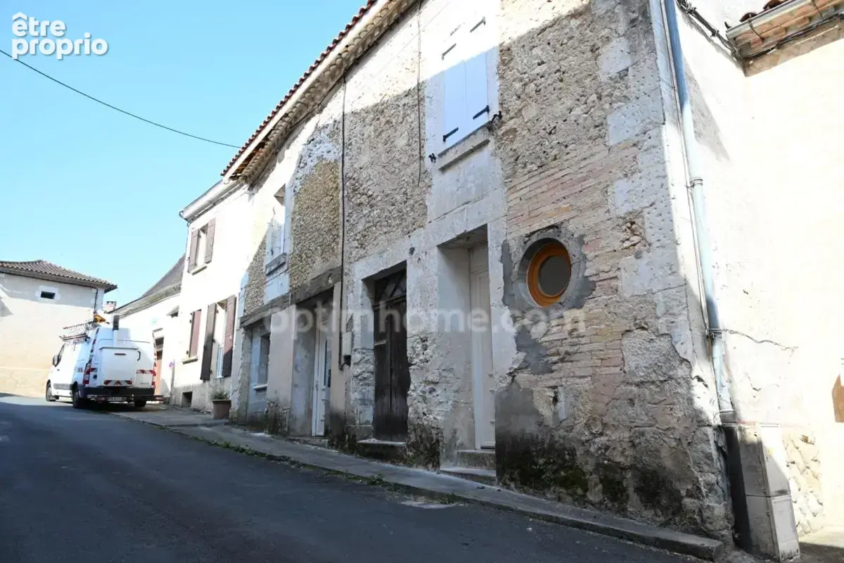 Maison en pierre avec deux logements, terrasse panoramique et potentiel exceptionnel à DOUZILLAC (24) - photo 13