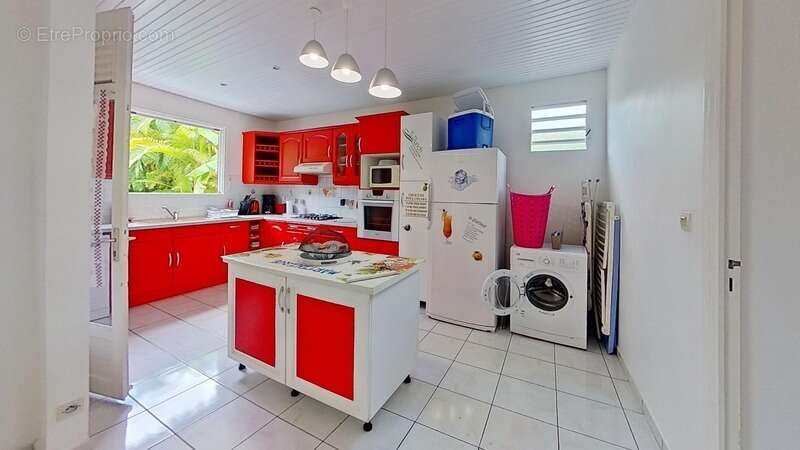 Maison à LES TROIS-ILETS