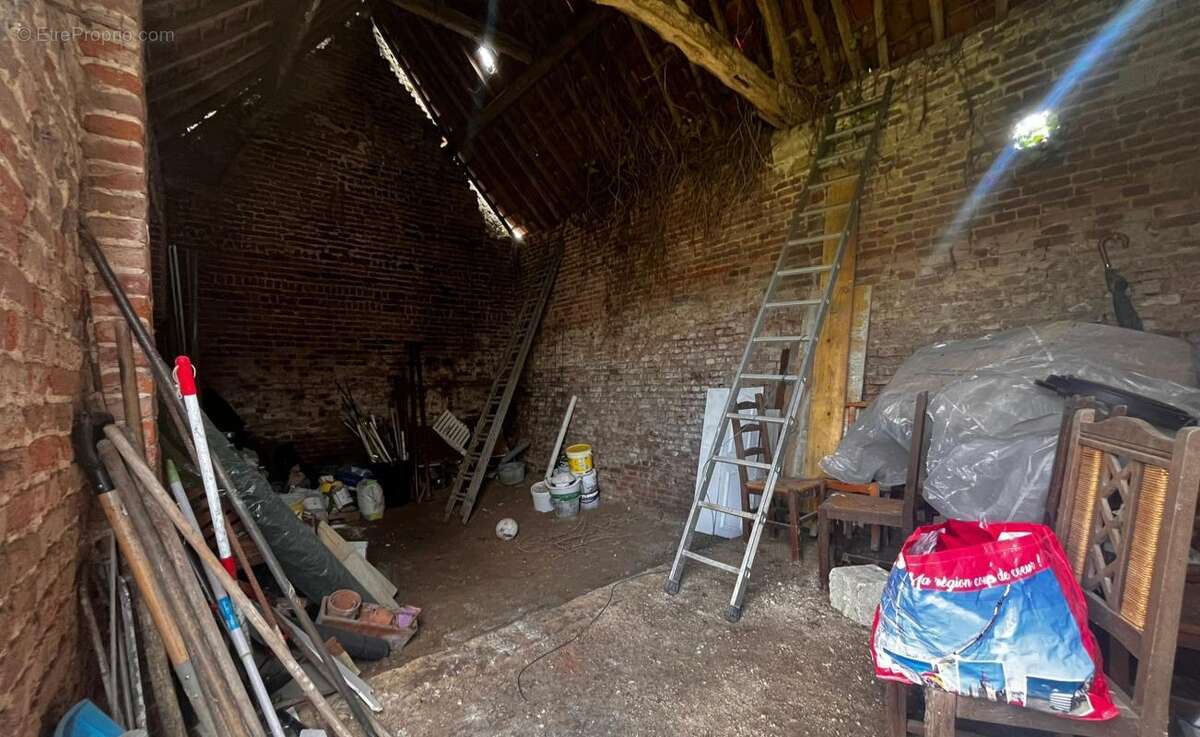 Maison individuelle avec garage, jardin et dépendance - photo 15