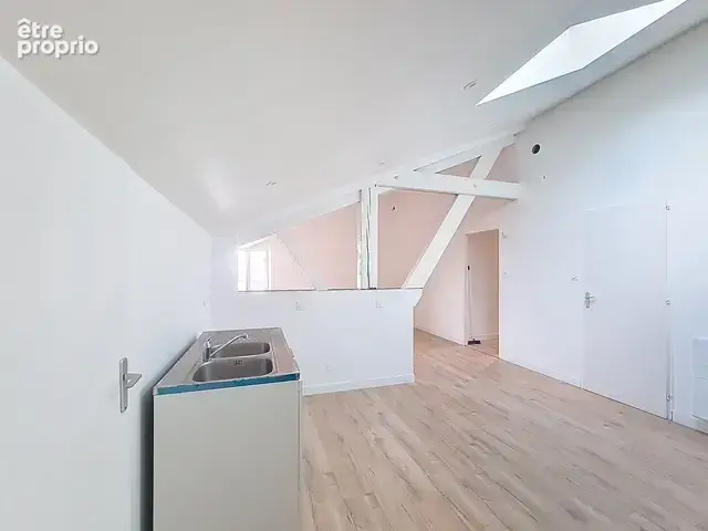 Luçon hyper-centre   immeuble de rapport   3 appartements loués   23 400 € de revenus annuels   rentabilité +8 - photo 24