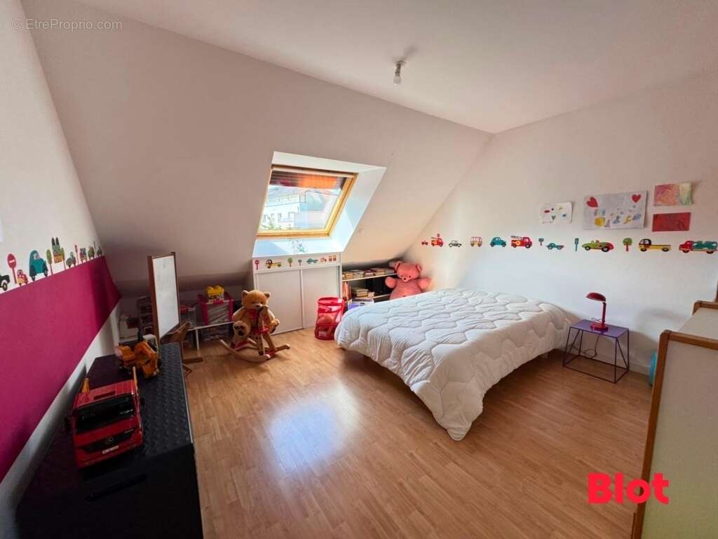 Maison 170 m² à Guichen  - photo 8