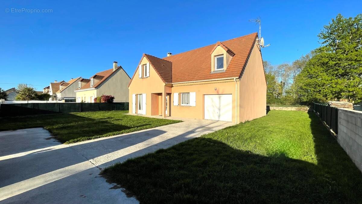 Maison à FOUJU