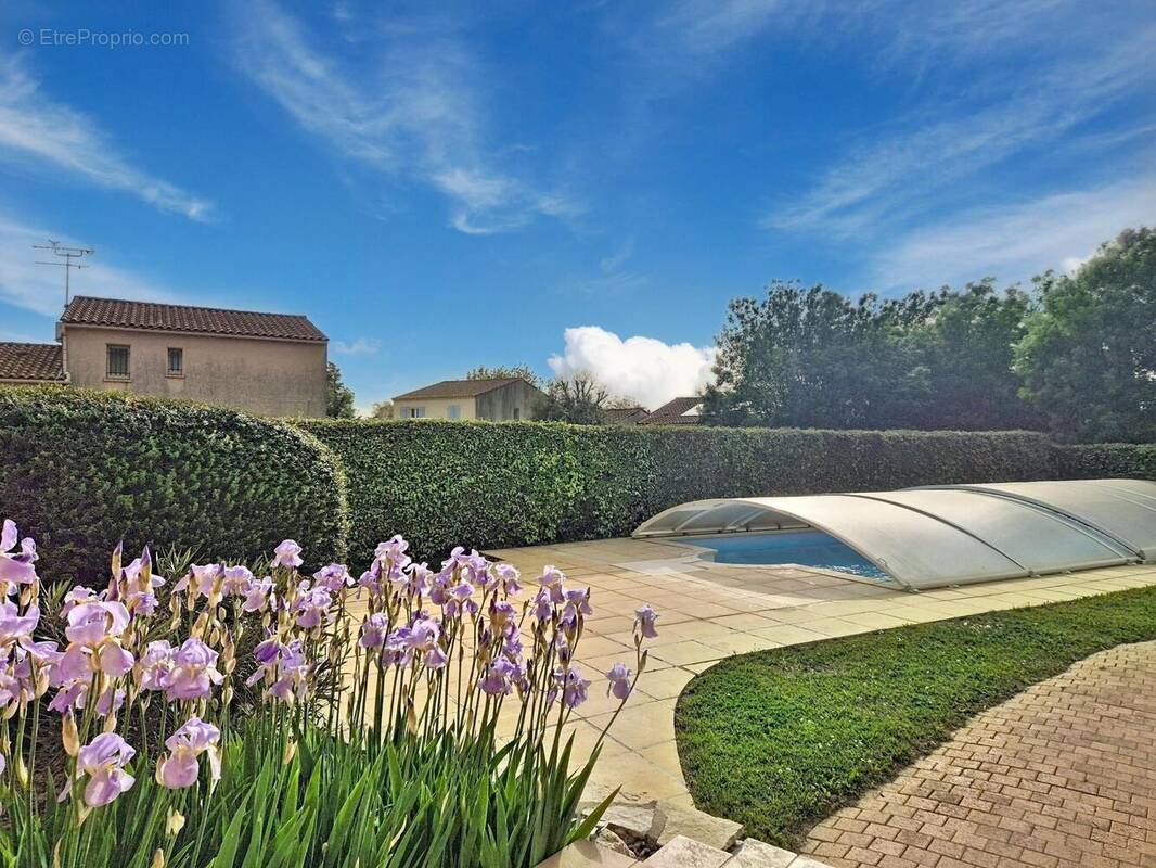 Photo 1 - Maison à EYGUIERES
