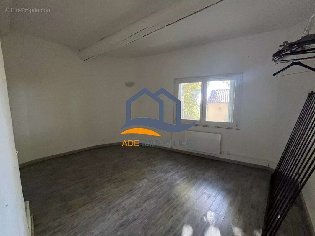 Appartement à EGUILLES