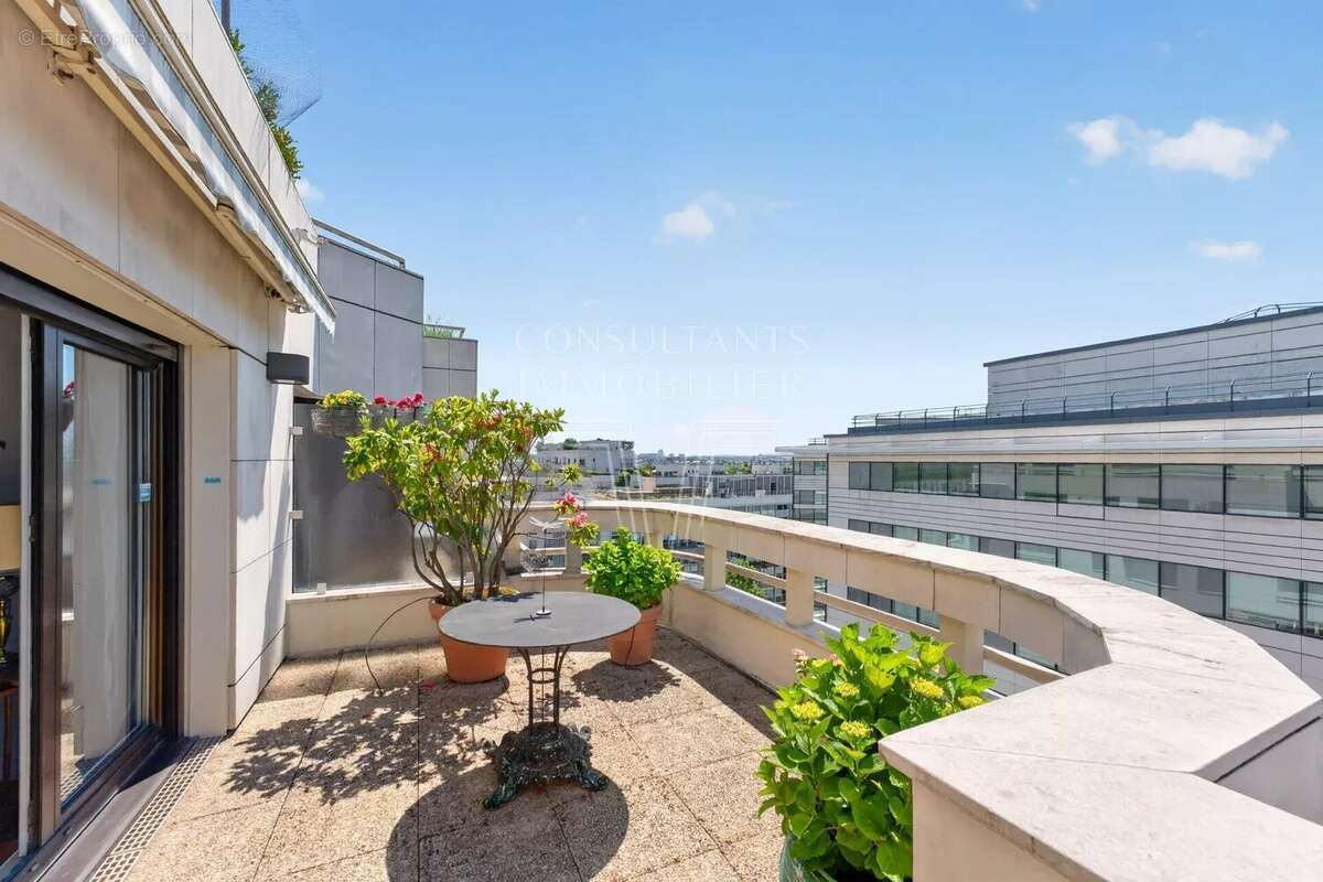 Appartement à LEVALLOIS-PERRET