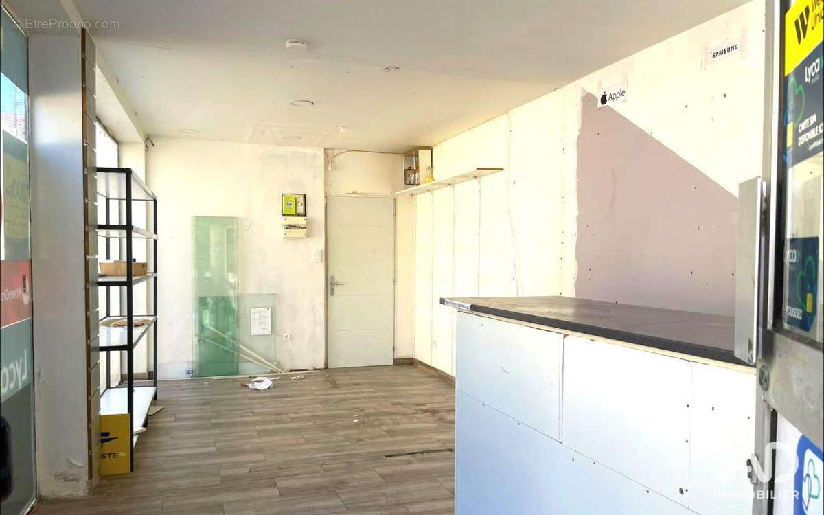 Commerce 22 m² à Corbeil-Essonnes  - photo 2