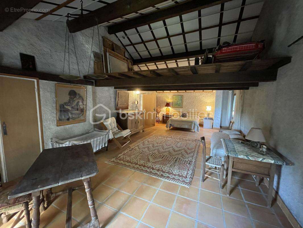 Maison à MURAT-SUR-VEBRE