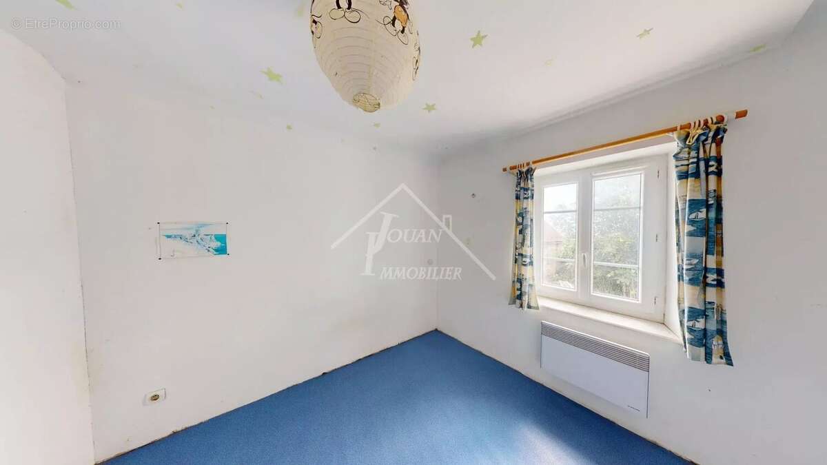 Maison à BELLENAVES