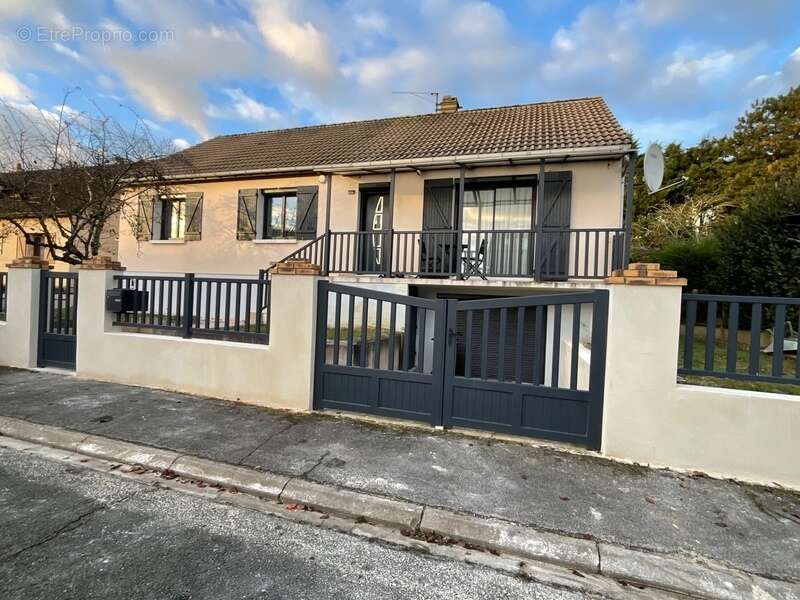 Maison à MAINVILLIERS